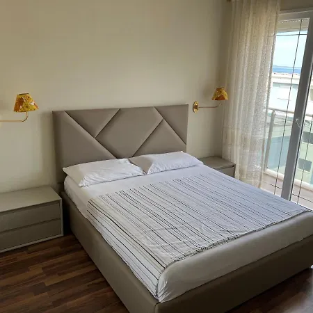 Hakunna Matata & Apartment