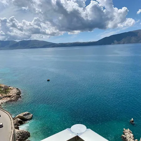 Hakunna Matata & Apartment