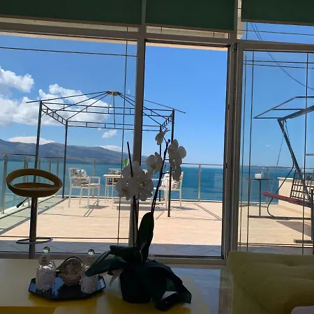 Hakunna Matata & Apartmán Vlorë