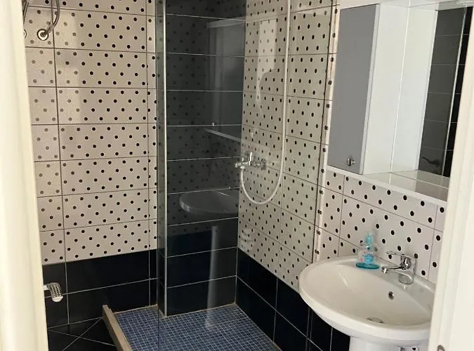 Hakunna Matata & Apartamento Vlorë